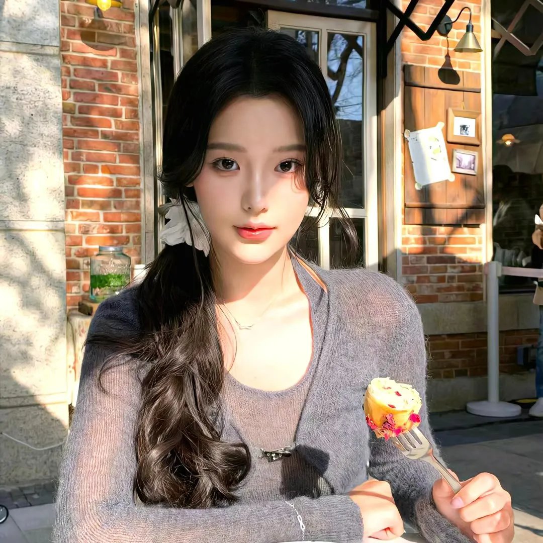 穿黑衣的女孩 在线观看封面
